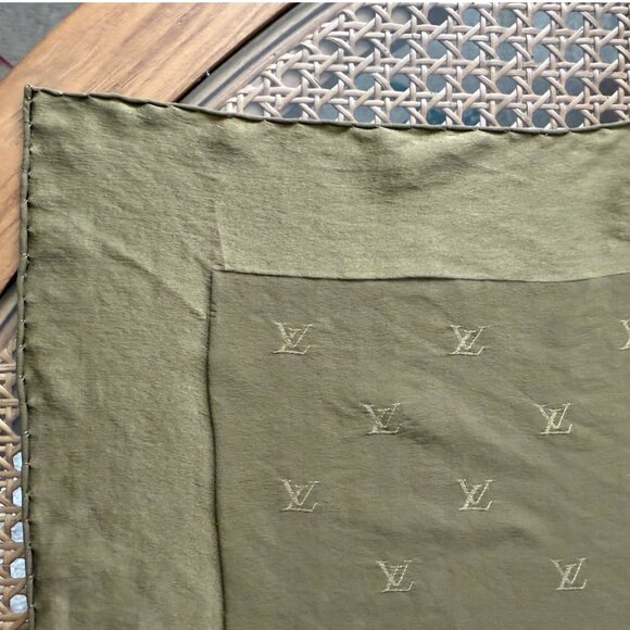 [SOLD] Authentic Louis Vuitton Silk Scarf - Picture 12 of 13